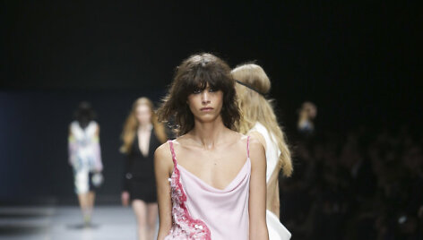 &bdquo;Versace&ldquo; 2016 m. rudens-žiemos kolekcijos modelis