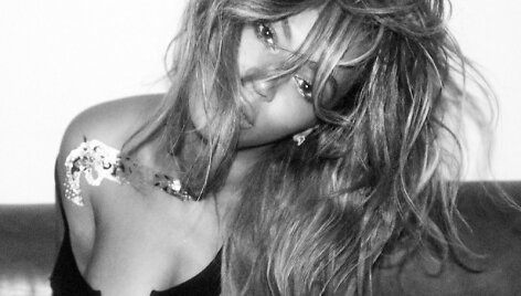 Beyonce &bdquo;Flash Tattoos&ldquo; reklamoje