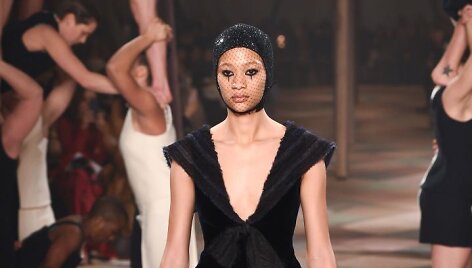 &bdquo;Dior&ldquo; 2019 m. pavasario ir vasaros kolekcijos modelis