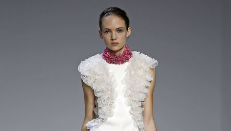 &bdquo;Giambattista Valli&ldquo; 2016 m. pavasario-vasaros kolekcijos modelis 