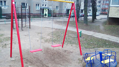 Kauno daugiabučių kvartaluose esančių žaidimo aik&scaron;telių pernai jau sulaukė kapitalinio remonto, o dar daugiau nei 50 bus sutvarkytos kitąmet.