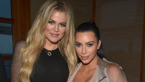 Khloe Kardashian ir Kim Kardashian