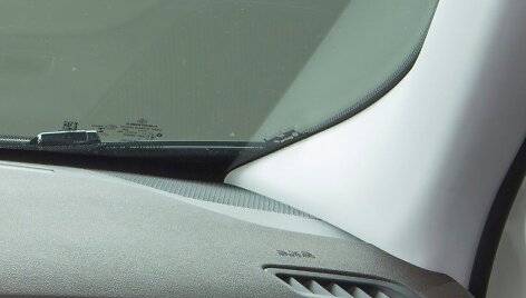&bdquo;Jeep&ldquo; automobilio priekinis stiklas