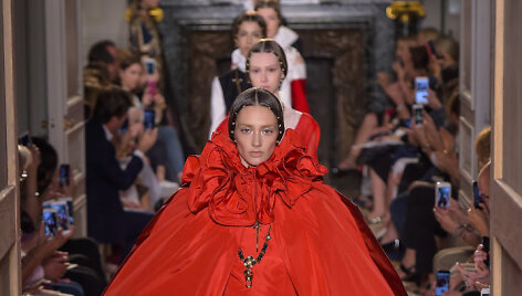 &bdquo;Valentino&ldquo; 2016 m. rudens-žiemos auk&scaron;tosios mados kolekcija