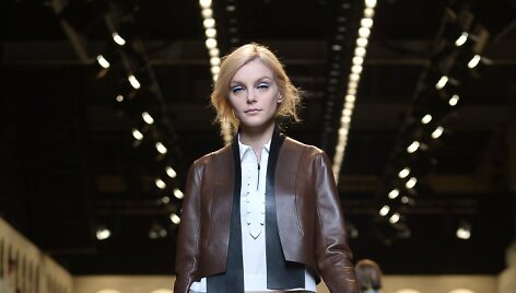 Fendi 2015 m. pavasario-vasaros kolekcijos modelis