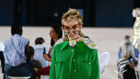 &bdquo;Marc Jacobs&ldquo; 2020 m. pavasario ir vasaros kolekcijos modelis