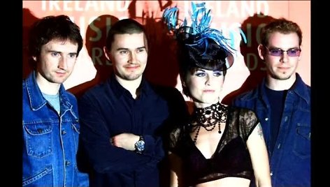 „The Cranberries“ su vokaliste Dolores O‘Riordan