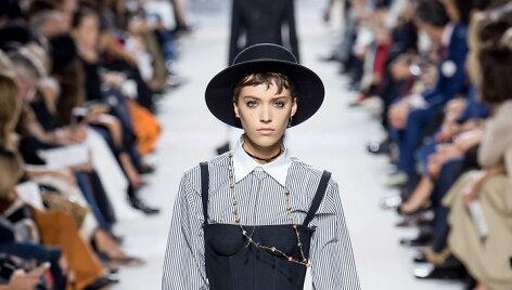 &bdquo;Christian Dior&ldquo; 2018 m. pavasario ir vasaros kolekcijos modelis