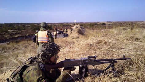 Lietuvos kariai treniravosi atlikti gynybos veiksmus NATO greito reagavimo pratybose