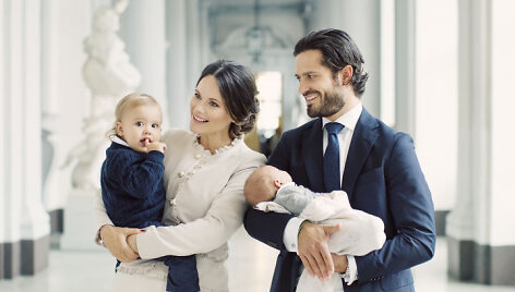 &Scaron;vedijos princas Carlas Philipas ir princesė Sofia su sūnumis Gabrieliu ir Alexanderiu