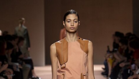 &bdquo;Herm&egrave;s&ldquo; 2020 m. pavasario ir vasaros kolekcijos modelis