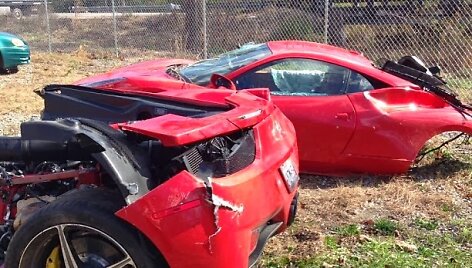 Per pusę lužęs &bdquo;Ferrari 458 Italia&ldquo;