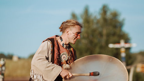 Mindaugas Timinskas su šeima gyvena pagal indėniškas tradicijas