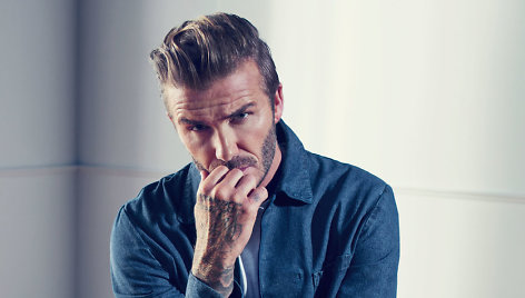 Davidas Beckhamas „H&M Modern Essentials“ reklaminėje kampanijoje