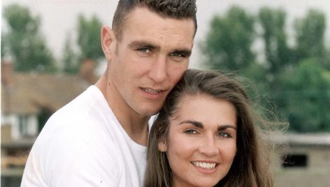 Aktorius Vinnie Jonesas su žmona Tanya 1994-aisiais