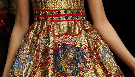 Mozaikomis i&scaron;puo&scaron;ti &bdquo;Dolce & Gabbana&ldquo; mados namų drabužiai