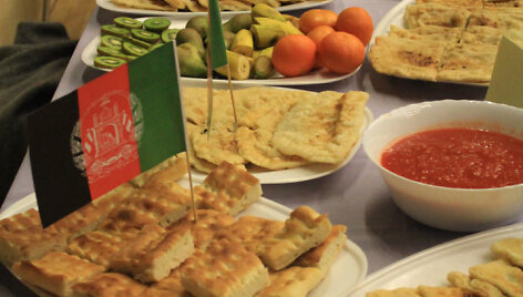 Anyk&scaron;čių kra&scaron;to gyventojams pabėgėliai pristatė savo &scaron;alių patiekalus, tradicijas, supažindino su savo tautiniais drabužiais.