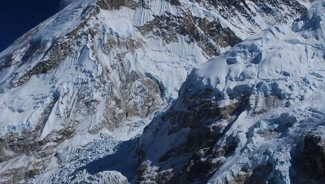 At&scaron;aukus draudimą prasidėjusios ekspedicijos į Everestą pažymėtos mirtimi