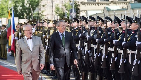 Su krašto apsaugos ministru Juozu Oleku susitiko Čekijos gynybos ministras Martinas Stropnickis 