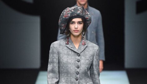 &bdquo;Giorgio Armani&ldquo; kolekcijos modelis
