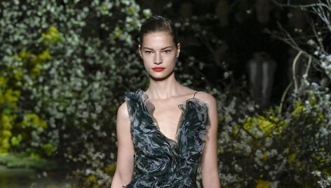 &bdquo;Jason Wu&ldquo; 2020&ndash;2021 m. rudens ir žiemos kolekcijos modelis