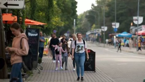 Kopų gatvė Šventojoje primena Jono Basanavičiaus gatvę Palangoje. Ji jau gerokai atgijusi