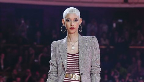 „Tommy X Zendaya“ 2019–2020 m. rudens ir žiemos kolekcijos modelis