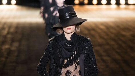 &bdquo;Saint Laurent&ldquo; 2018&ndash;2019 m. rudens ir žiemos kolekcijos modelis