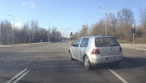 VW Golf pažeidimas