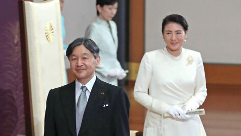 Į sostą įžengęs naujasis Japonijos imperatorius Naruhito