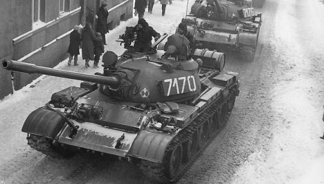Tankai Zbonšyneko gatvėse 1981 metų gruodį