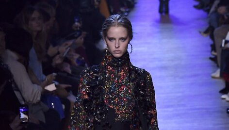 &bdquo;Elie Saab&ldquo; 2018&ndash;2019 m. rudens ir žiemos kolekcijos modelis