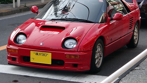Autozam AZ-1 Mazdaspeed &ndash; superautomobilis, i&scaron;vystantis 47 kW. (Akinori YAMADA, Wikimedia(CC BY 2.0)