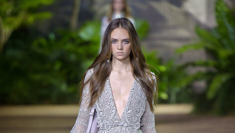 &bdquo;Elie Saab&ldquo; 2016 m. pavasario-vasaros kolekcijos modelis