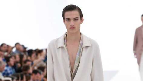 &bdquo;Ermenegildo Zegna&ldquo; 2016 m. pavasario-vasaros kolekcijos modelis