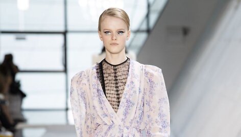 &bdquo;Giambattista Valli&ldquo; 2019&ndash;2020 m. rudens ir žiemos kolekcijos modelis