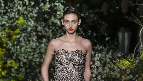 &bdquo;Jason Wu&ldquo; 2020&ndash;2021 m. rudens ir žiemos kolekcijos modelis