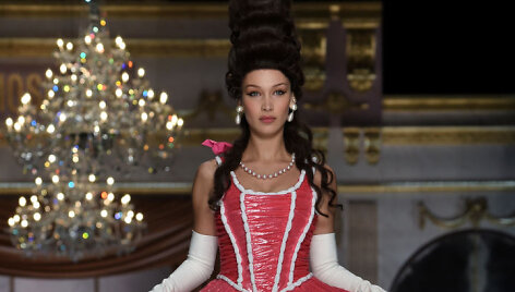&bdquo;Moschino&ldquo; 2020&ndash;2021 m. rudens ir žiemos kolekcij: Bella Hadid