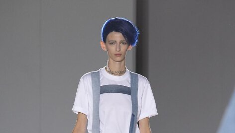 &bdquo;Junya Watanabe&ldquo; 2019 m. pavasario ir vasaros kolekcijos modelis