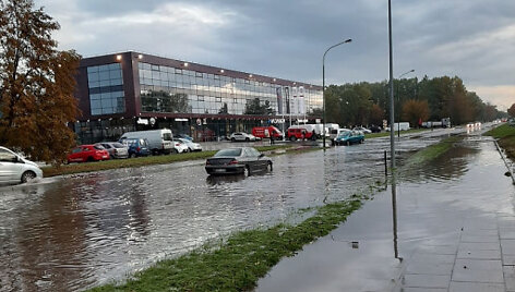 Dubysos gatvė tapo neįveikiama