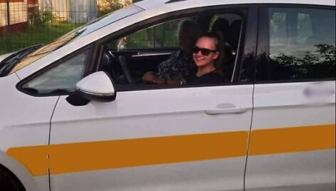 Taksi automobilį vairuojanti Gustė Lele&scaron;iūtė