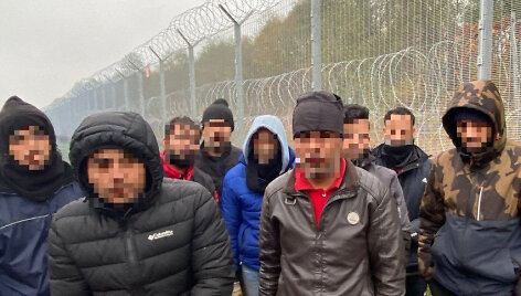 Asociatyvi iliustracija: neteisėti migrantai,sulaikymas