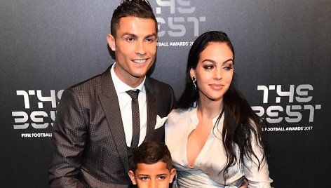 Cristiano Ronaldo su sūnumi ir mylimąja Georgina Rodriguez