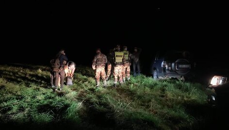 Penki afganistaniečiai i&scaron;vežti į Pu&scaron;kų užkardą