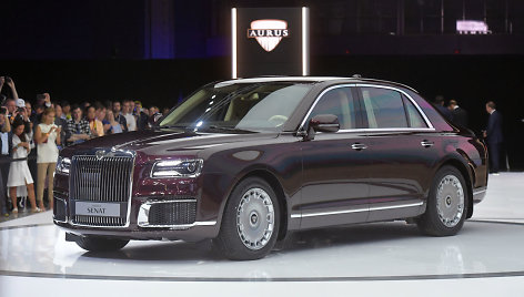 V.Putino automobilis – „Aurus Senat Limousine“ 