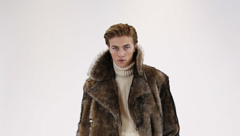 &bdquo;Ralph Lauren Purple Label&ldquo; 2016 m. rudens-žiemos kolekcijos modelis