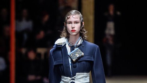&bdquo;Prada&ldquo; 2016 m. rudens-žiemos kolekcijos modelis