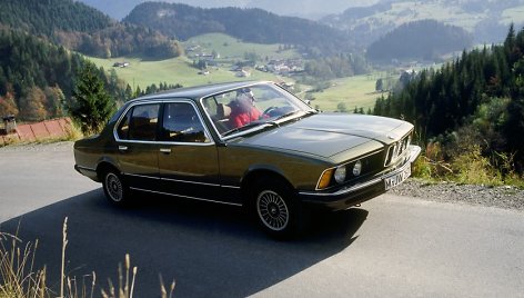 Pirmos kartos BMW 7 (1977-1986 m.)