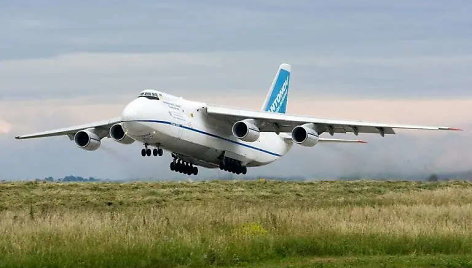 Antonov An-124 Ruslan – labai artimas An-225 brolis. (Marek Vanzura, Wikimedia (GFDL 1.2)