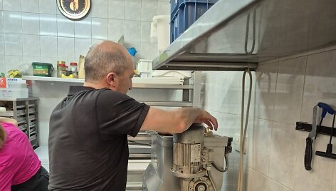 Marko &scaron;eimos restorano virtuvėje